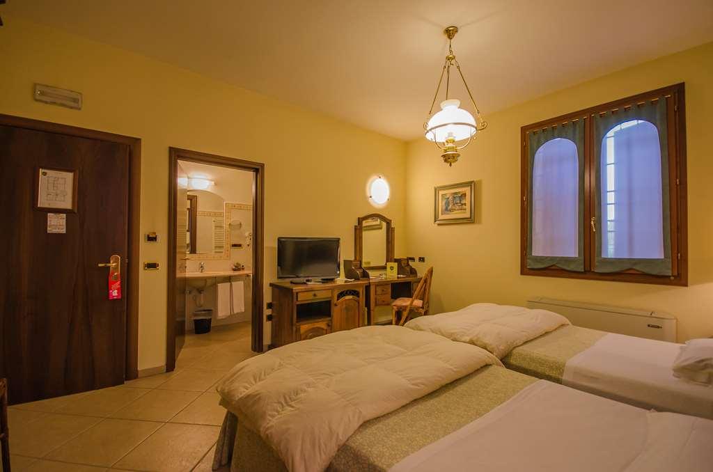 Hotel Corte Vecchia San Prospero Habitación foto